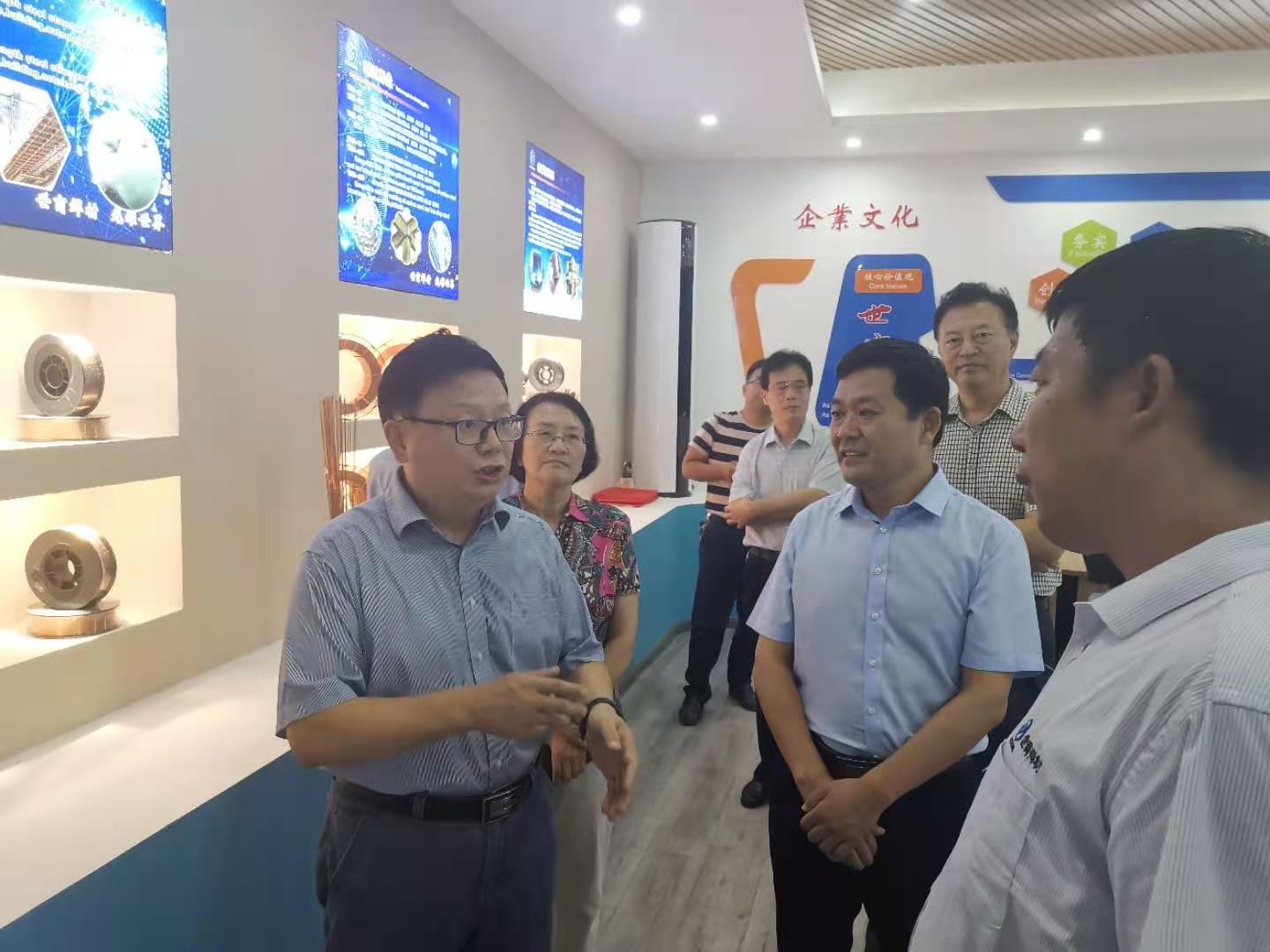 市政協(xié)副主席康志民到特色金屬企業(yè)調研.jpg