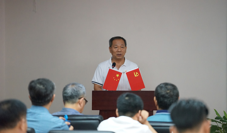 13 理事長(zhǎng)白啟云宣布“全國(guó)科技特派員服務(wù)團(tuán)”行動(dòng)啟動(dòng).jpg